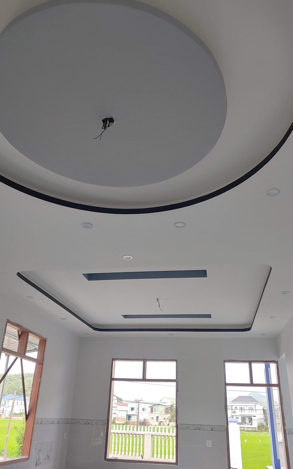 Trần thạch cao chìm Tuy Phước – Kiên Cường Thi công trần thạch cao chìm phòng khách tại Tuy Phước, Bình Định – Trần Thạch Cao Kiên Cường